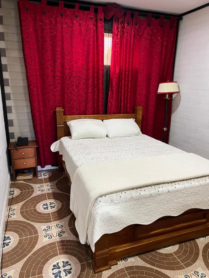 Hollywood Paradise Hotel リオネグロ エクステリア 写真