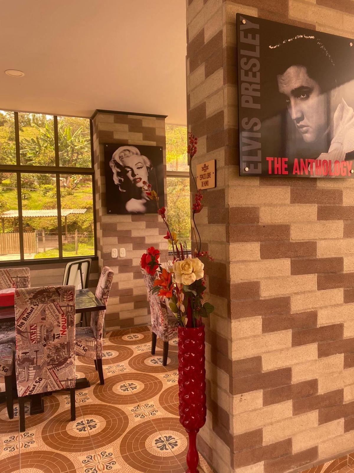 Hollywood Paradise Hotel リオネグロ エクステリア 写真