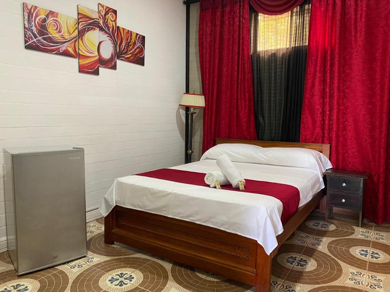 Hollywood Paradise Hotel リオネグロ エクステリア 写真