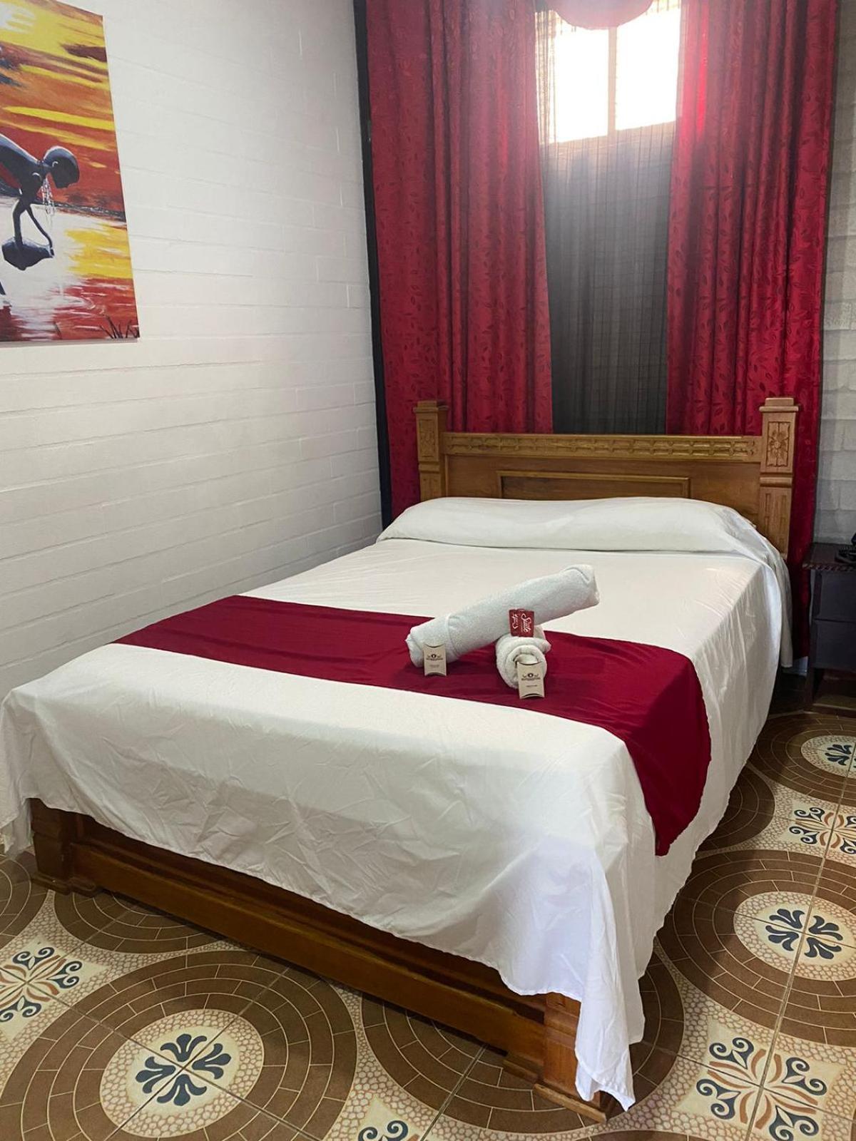 Hollywood Paradise Hotel リオネグロ エクステリア 写真